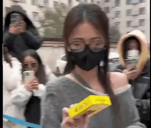 娱乐吃瓜爆料是真的吗,吃瓜爆料，真相还是谣言？